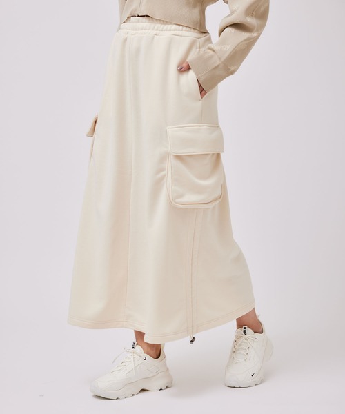 NERGY（ナージー）の「【UV＆吸水速乾】スウェットカーゴスカート（スカート・レディース・ブラック/ピンク/キナリ・M/S）」の2枚目の写真