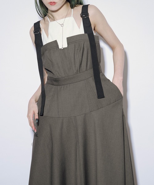 Ezick(エジック)の「Panel bustier ステッチキャミドレス(ワンピース・レディース・カーキブラウン/チャコールグレー/ライトグレー・FREE)」の9枚目の写真