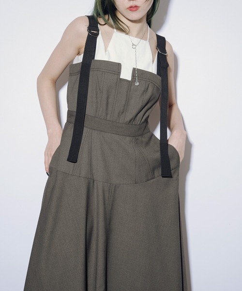 Ezick(エジック)の「Panel bustier ステッチキャミドレス(ワンピース・レディース・カーキブラウン/チャコールグレー/ライトグレー・FREE)」の11枚目の写真