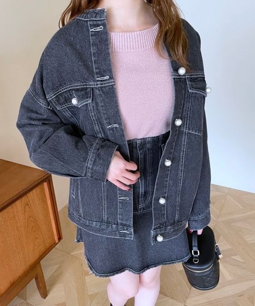 mysty woman(ミスティウーマン)の「パールボタンデニムジャケット 996648(デニムジャケット・レディース・ネイビー/ブルー/ブラック・FREE)」の13枚目の写真