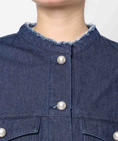 mysty woman(ミスティウーマン)の「パールボタンデニムジャケット 996648(デニムジャケット・レディース・ネイビー/ブルー/ブラック・FREE)」の18枚目の写真