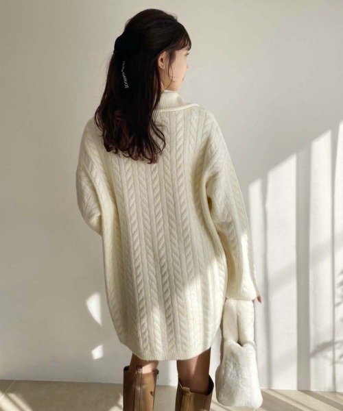 one after another NICE CLAUP（ワンアフターアナザーナイスクラップ）の「ケーブルニットZIPUPニットワンピース（ワンピース・レディース・ライトグレー/ピンク/アイボリー/チャコール・FREE）」の5枚目の写真