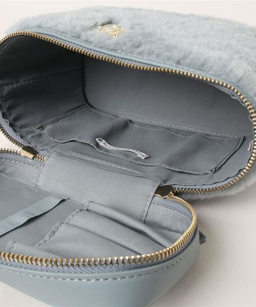 WILLSELECTION（ウィルセレクション）の「もこもこバニティバッグ（ショルダーバッグ・レディース・ブルー/ベージュ/オフホワイト・FREE）」の5枚目の写真
