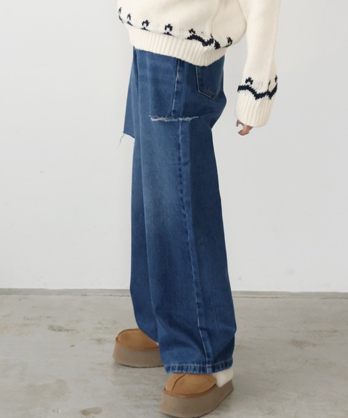 Girly Doll(ガーリードール)の「ダメージストレートパンツ(デニムパンツ・レディース・サックスブルー/ブラック/ブルー・F)」の4枚目の写真