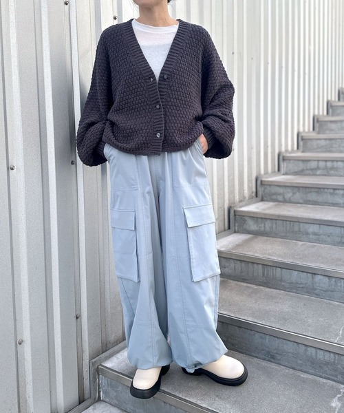 LEPSIM（レプシィム）の「3ゲージポコポコVネックカーディガン　994329（カーディガン/ボレロ・レディース・オフホワイト/チャコールグレー/ブルー・FREE）」の6枚目の写真