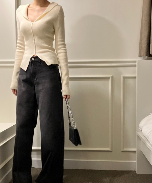 Jasmine Grandiflorum(ジャスミングランディフローラム)の「【Jasmine】Vネック前スリットニットトップス(ニット/セーター・レディース・オフホワイト/ブラック・FREE)」の5枚目の写真