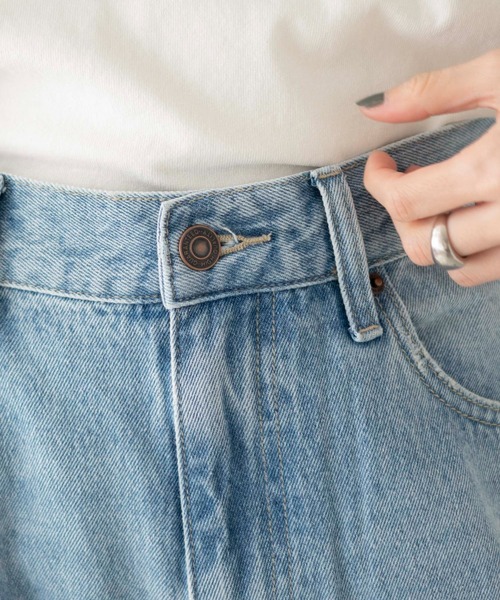 WEGO(ウィゴー)の「WEGO/セミフレアデニムパンツ(デニムパンツ・レディース・ライトインディゴブルー/ブラック系1・SMALL/MEDIUM)」の5枚目の写真