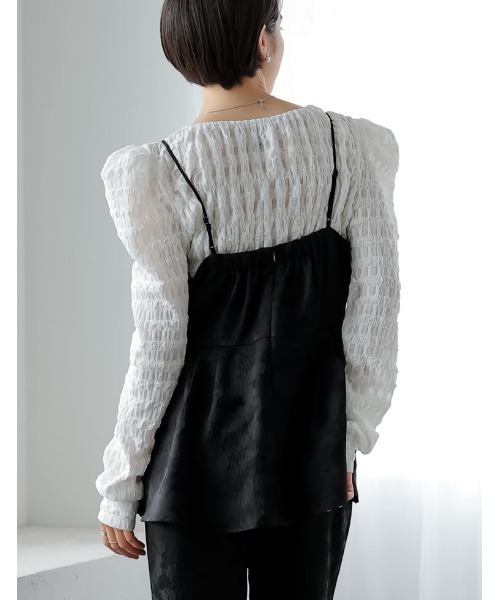 MEISM（ミズム）の「[MEISM by Re:EDIT]パフショルダーショート丈ギャザーカットソートップス（Tシャツ/カットソー・レディース・ブラック/ホワイト・MEDIUM/LARGE）」の16枚目の写真