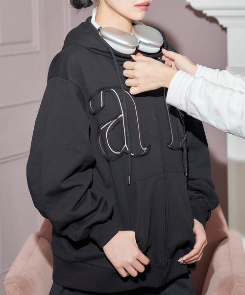 ANDGEEBEE（アンジービー）の「UNISEX パッチジップパーカー（パーカー・レディース・アイボリー/ブラック・FREE）」の13枚目の写真