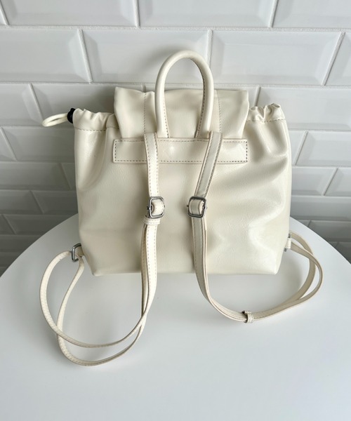 Loueme（ルエム）の「ダブルリボンギャザーリュック（バックパック/リュック・レディース・ブラック/シルバー/アイボリー・FREE）」の4枚目の写真