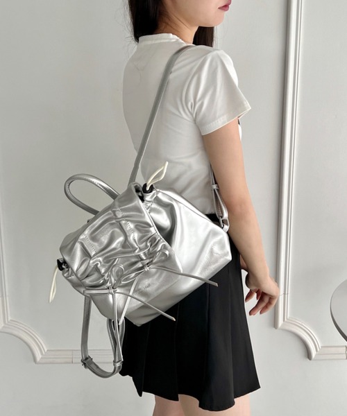 Loueme（ルエム）の「ダブルリボンギャザーリュック（バックパック/リュック・レディース・ブラック/シルバー/アイボリー・FREE）」の16枚目の写真