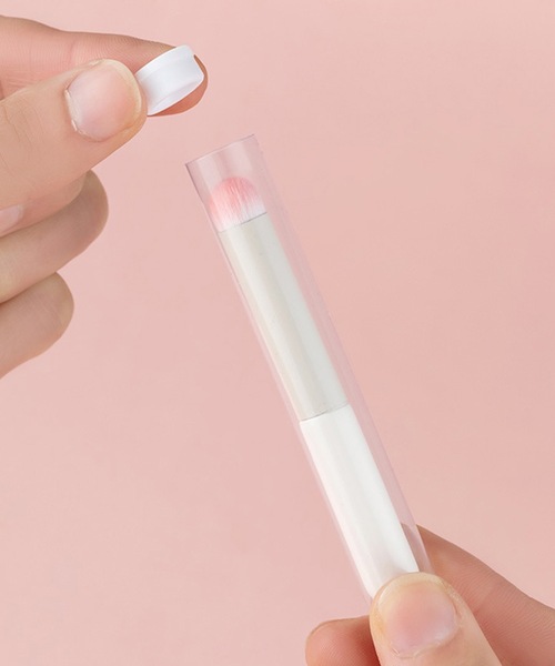 IRADOWL（アイラドール）の「リップ＆コンシーラーブラシ（メイクブラシ・レディース・オレンジ/ホワイト/ピンク・FREE）」の7枚目の写真