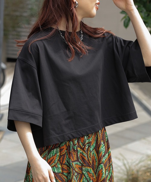 LEPSIM(レプシィム)の「【3つの機能付き】ワイドクロップドT 987481(Tシャツ/カットソー・レディース・ブラック/ライトブルー/オフホワイト/ホワイト×ブラック/レッド/ブルー系その他・FREE)」の4枚目の写真