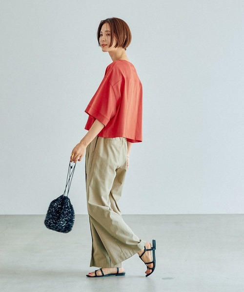 LEPSIM(レプシィム)の「【3つの機能付き】ワイドクロップドT 987481(Tシャツ/カットソー・レディース・ブラック/ライトブルー/オフホワイト/ホワイト×ブラック/レッド/ブルー系その他・FREE)」の16枚目の写真
