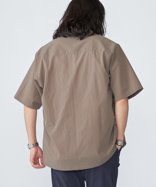 SHIPS(シップス)の「SHIPS:〈吸水速乾〉Micro Dot Air(R) レギュラーカラー ショートスリーブ シャツ(シャツ/ブラウス・メンズ・チャコールグレー/ブラック/カーキ・SMALL/MEDIUM/LARGE/X-LARGE)」の5枚目の写真