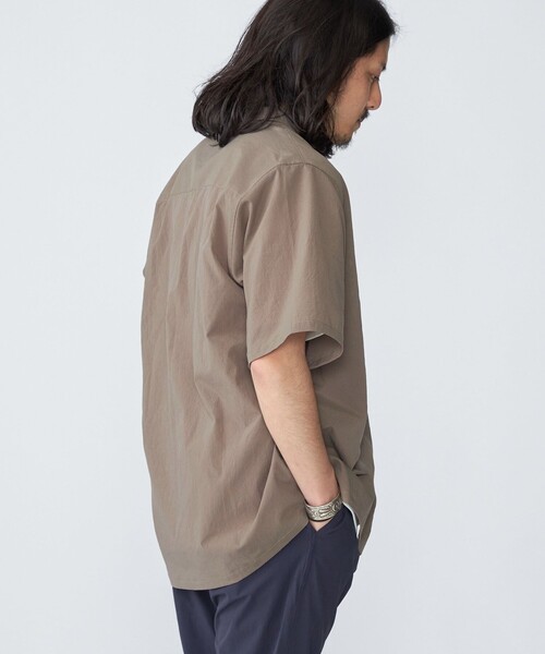 SHIPS(シップス)の「SHIPS:〈吸水速乾〉Micro Dot Air(R) レギュラーカラー ショートスリーブ シャツ(シャツ/ブラウス・メンズ・チャコールグレー/ブラック/カーキ・SMALL/MEDIUM/LARGE/X-LARGE)」の4枚目の写真