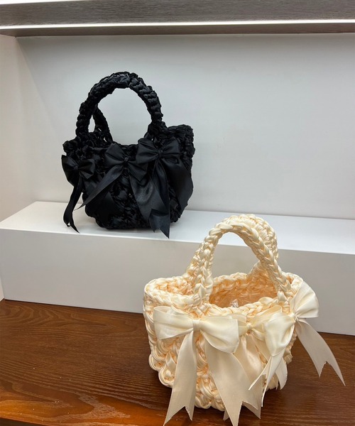 LYEON（リヨン）の「サテンリボンクロシェバッグ/ハンドメイドハンドバッグ（ハンドバッグ・レディース・ブラック/アイボリー・FREE）」の7枚目の写真