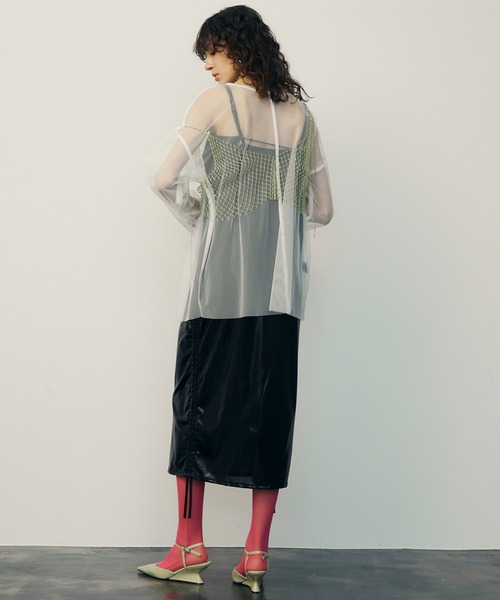 uyu.（ウユ）の「Metallic Side Drawstring Dress / メタリックサイドドロストキャミワンピース【uyu./ウユ】（ワンピース・レディース・シルバー/ブラック・FREE）」の22枚目の写真