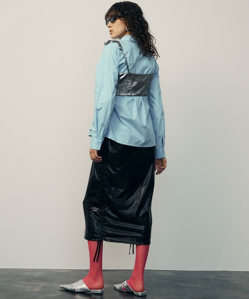 uyu.（ウユ）の「Metallic Side Drawstring Dress / メタリックサイドドロストキャミワンピース【uyu./ウユ】（ワンピース・レディース・シルバー/ブラック・FREE）」の18枚目の写真