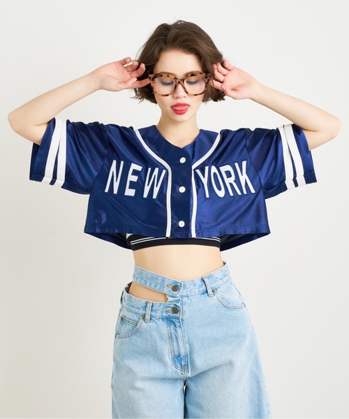 anna sui nyc(アナ スイ エヌ ワイ シー)の「NYエンブロイダリーベースボールショートシャツ(Tシャツ/カットソー・レディース・レッド/ホワイト/ネイビー・FREE)」の17枚目の写真