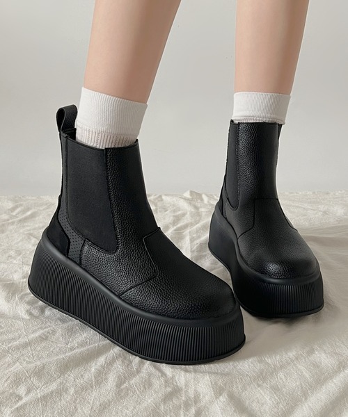 Shoes in Closet（シューズインクローゼット）の「厚底