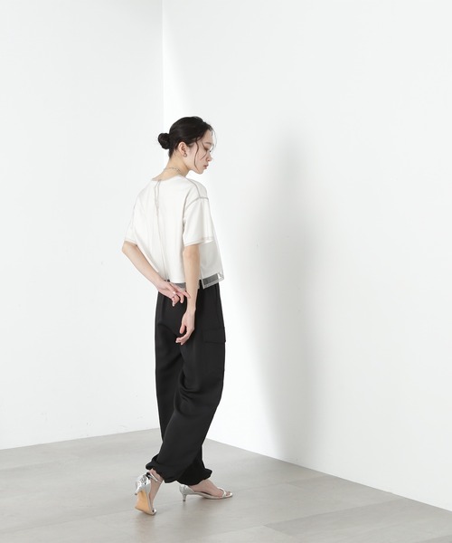 NATURAL BEAUTY BASIC(ナチュラルビューティーベーシック)の「◇チュールレイヤードカットソー(Tシャツ/カットソー・レディース・オフホワイト/ベージュ/チャコールグレー/ダークブラウン・FREE)」の10枚目の写真