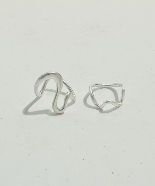 GOLDY(ゴールディ)の「ウェービー ライン セット リング(リング・レディース・ゴールド/シルバー系その他/ゴールド系その他/シルバー・FREE)」の3枚目の写真