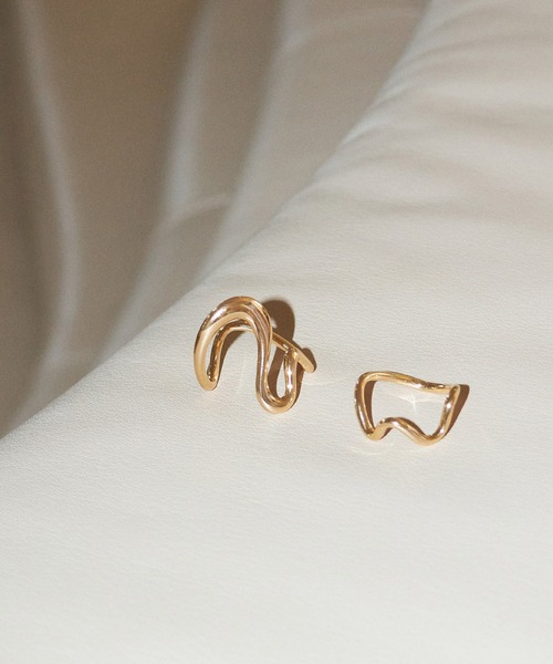 GOLDY(ゴールディ)の「ウェービー ライン セット リング(リング・レディース・ゴールド/シルバー系その他/ゴールド系その他/シルバー・FREE)」の5枚目の写真