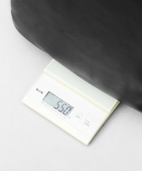 REGiSTA(レジスタ)の「レザー調 ビジネスリュック A4・PC収納対応 薄マチ・軽量モデル(バックパック/リュック・メンズ・ブラック/ダークブラウン/ネイビー・FREE)」の17枚目の写真