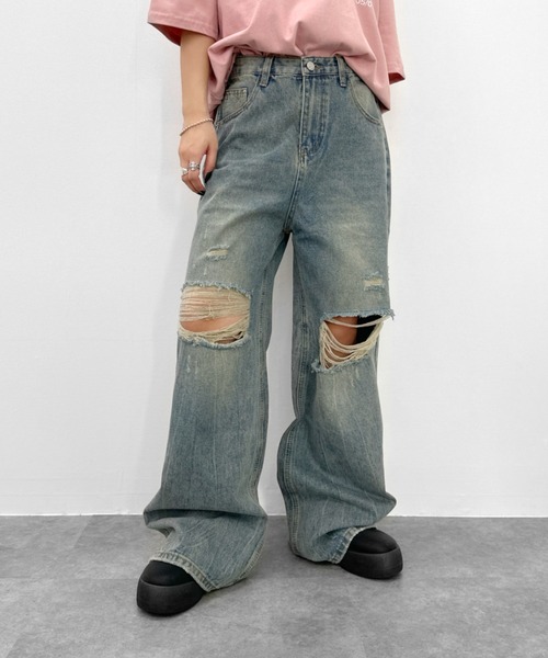 LVEU.（ラブユ.）の「【LVEU.】クラッシュルーズデニムパンツ / ボトムス パンツ デニム ダメージ ストレート ワイド ルーズ ヴィンテージ 色落ち インディゴ ブルー ブラック（デニムパンツ・レディース・ブラック/ブルー・FREE）」の2枚目の写真