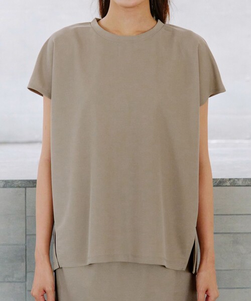 Tiaclasse(ティアクラッセ)の「【大きいサイズ】フレンチスリーブカノコトップス(Tシャツ/カットソー・レディース・カーキ/ベージュ/ブラック・XL)」の19枚目の写真