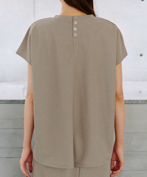 Tiaclasse(ティアクラッセ)の「【大きいサイズ】フレンチスリーブカノコトップス(Tシャツ/カットソー・レディース・カーキ/ベージュ/ブラック・XL)」の21枚目の写真