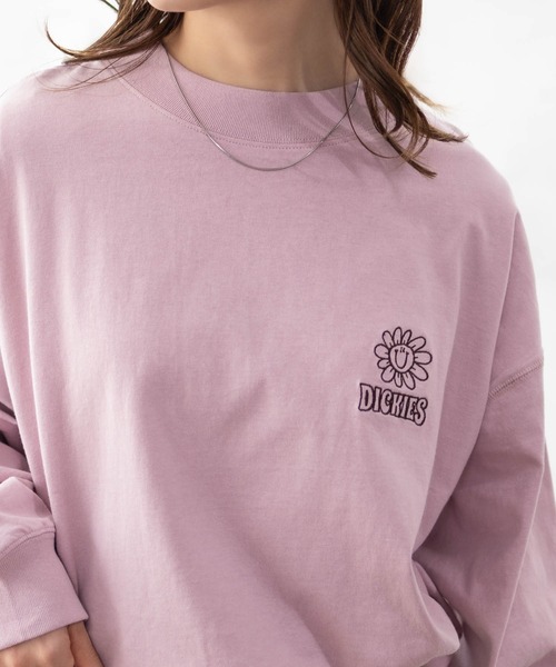 Dickies(ディッキーズ)の「Dickies ワンポイント刺繍 ロングTシャツ 長袖 ロンT(Tシャツ/カットソー・レディース・アイボリー/ブラック/ピンク・フリー)」の16枚目の写真