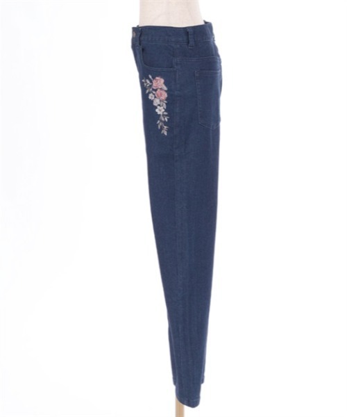 axes femme(アクシーズファム)の「エンブロイダリーデニムパンツ(デニムパンツ・レディース・インディゴブルー/ブラック・MEDIUM/LARGE)」の16枚目の写真