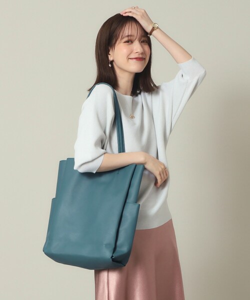 ITS'DEMO（イッツデモ）の「◆【A4対応／通勤／6ポケット】収納上手になれるトート（トートバッグ・レディース・アイボリー/ブラック/ナチュラル/ブルー/ベージュ/シルバー/ダークグレー/ブロンズ・00）」の6枚目の写真