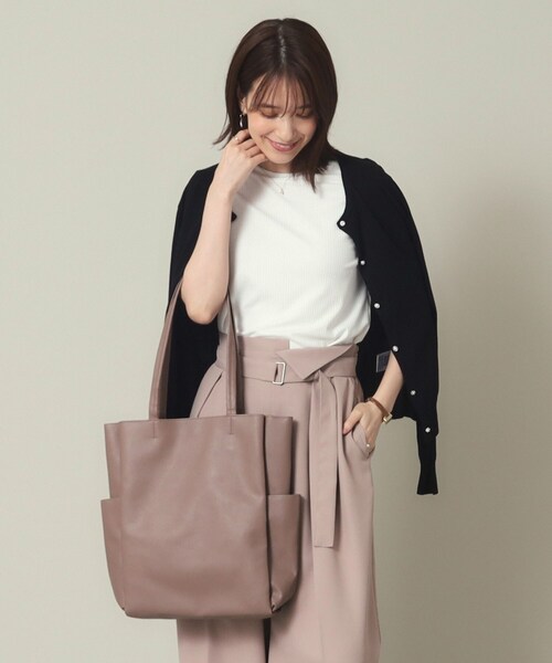 ITS'DEMO（イッツデモ）の「◆【A4対応／通勤／6ポケット】収納上手になれるトート（トートバッグ・レディース・アイボリー/ブラック/ナチュラル/ブルー/ベージュ/シルバー/ダークグレー/ブロンズ・00）」の10枚目の写真
