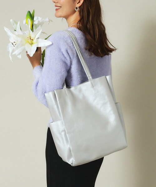 ITS'DEMO（イッツデモ）の「◆【A4対応／通勤／6ポケット】収納上手になれるトート（トートバッグ・レディース・アイボリー/ブラック/ナチュラル/ブルー/ベージュ/シルバー/ダークグレー/ブロンズ・00）」の17枚目の写真