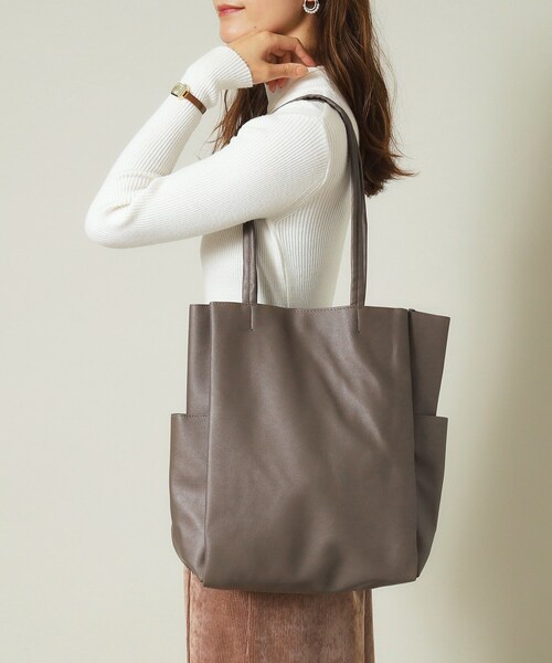 ITS'DEMO（イッツデモ）の「◆【A4対応／通勤／6ポケット】収納上手になれるトート（トートバッグ・レディース・アイボリー/ブラック/ナチュラル/ブルー/ベージュ/シルバー/ダークグレー/ブロンズ・00）」の21枚目の写真