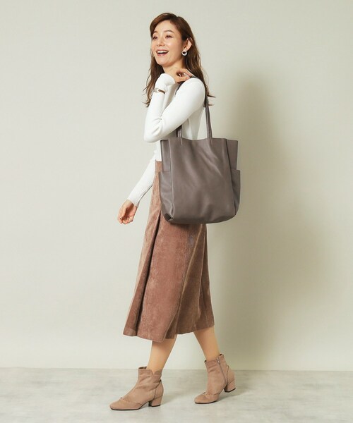 ITS'DEMO（イッツデモ）の「◆【A4対応／通勤／6ポケット】収納上手になれるトート（トートバッグ・レディース・アイボリー/ブラック/ナチュラル/ブルー/ベージュ/シルバー/ダークグレー/ブロンズ・00）」の22枚目の写真