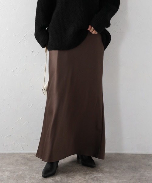 Bonjour Sagan（ボンジュールサガン）の「サテンマキシスカート（スカート・レディース・ダークブラウン/ブラック/アイボリー/グレー・FREE）」の4枚目の写真