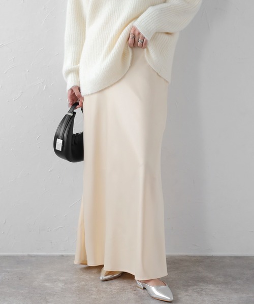 Bonjour Sagan（ボンジュールサガン）の「サテンマキシスカート（スカート・レディース・ダークブラウン/ブラック/アイボリー/グレー・FREE）」の2枚目の写真