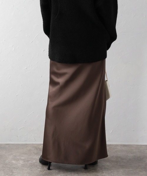 Bonjour Sagan（ボンジュールサガン）の「サテンマキシスカート（スカート・レディース・ダークブラウン/ブラック/アイボリー/グレー・FREE）」の10枚目の写真