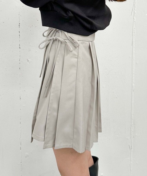 archives（アルシーヴ）の「プリーツスカートレイヤードショートパンツ（その他パンツ・レディース・ブラック/グレー/モカ・MEDIUM）」の22枚目の写真