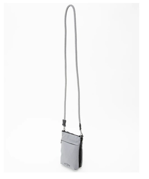 BILLABONG(ビラボン)の「BILLABONG レディース PHONE SACOCHE SHOLDE バッグ 【2024年秋冬モデル】/ビラボンミニショルダーバッグ(ショルダーバッグ・レディース・ブラック/グレー・FREE)」の4枚目の写真