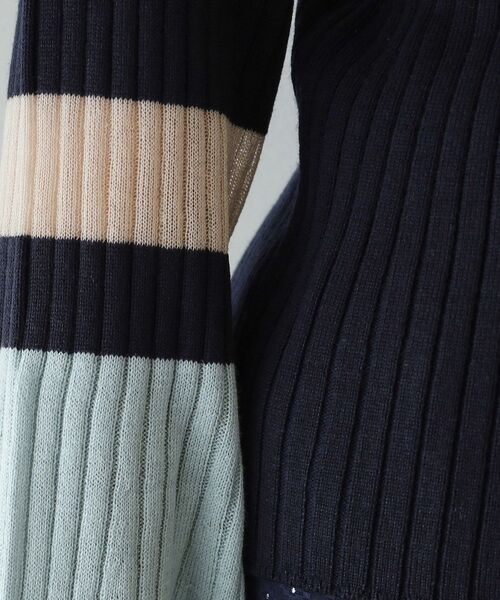 OPAQUE.CLIP（オペークドットクリップ）の「◆《Oggi掲載》配色フレアースリーブニット【洗濯機洗い可】（ニット/セーター・レディース・チャコール/ブラック系4/ネイビー系4・36/38/40）」の15枚目の写真