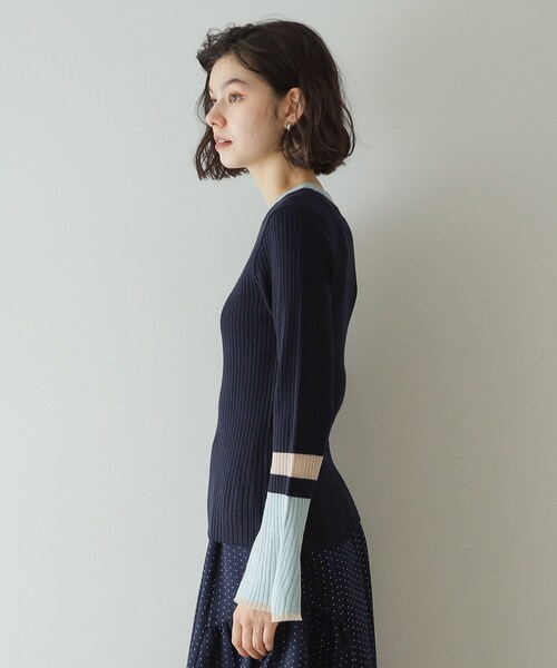 OPAQUE.CLIP（オペークドットクリップ）の「◆《Oggi掲載》配色フレアースリーブニット【洗濯機洗い可】（ニット/セーター・レディース・チャコール/ブラック系4/ネイビー系4・36/38/40）」の17枚目の写真