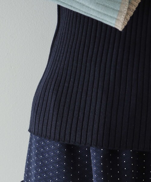 OPAQUE.CLIP（オペークドットクリップ）の「◆《Oggi掲載》配色フレアースリーブニット【洗濯機洗い可】（ニット/セーター・レディース・チャコール/ブラック系4/ネイビー系4・36/38/40）」の21枚目の写真