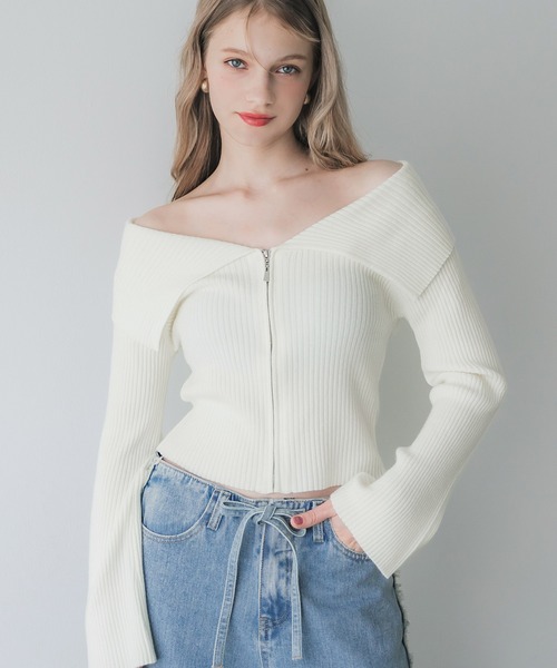 coca(coca)(コカ)の「【WEB限定セール】ジップアップ オフショルダーリブニットトップス(ニット/セーター・レディース・ブラック/アイボリー・S/M/L)」の2枚目の写真