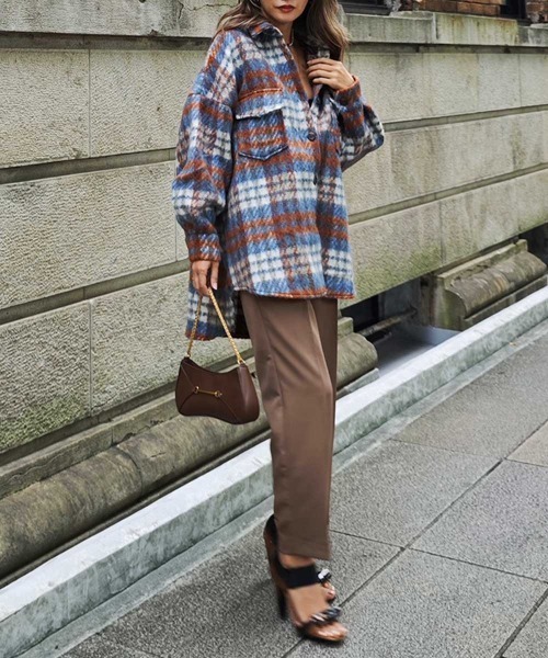 esutoreja(エストレジャ)の「テーパードセンタープレススラックス(スラックス・レディース・ホワイト/ブラウン/ブラック・S/M)」の10枚目の写真