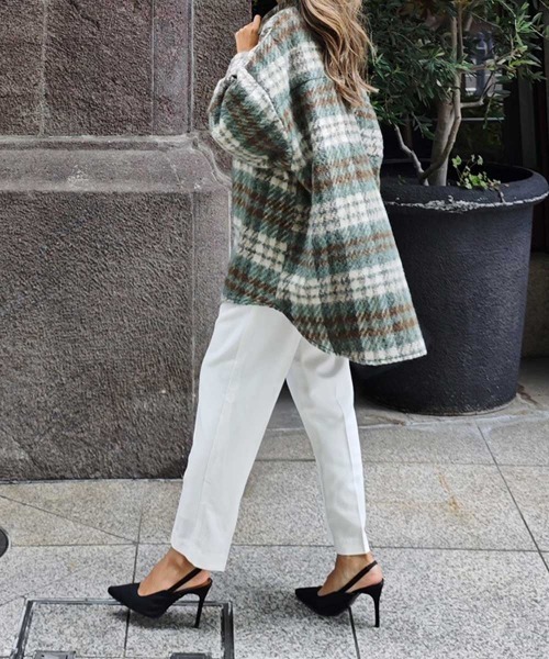 esutoreja(エストレジャ)の「テーパードセンタープレススラックス(スラックス・レディース・ホワイト/ブラウン/ブラック・S/M)」の7枚目の写真